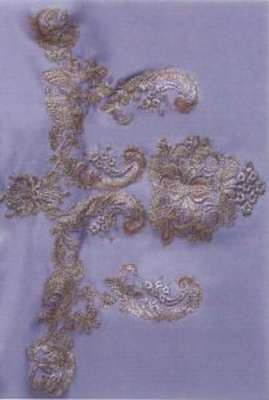 PADRAO ORNAMENTAL APLICADO EM TECIDO