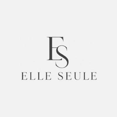 ES ELLE SEULE