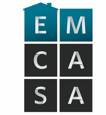 EM CASA