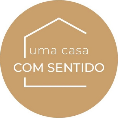 UMA CASA COM SENTIDO