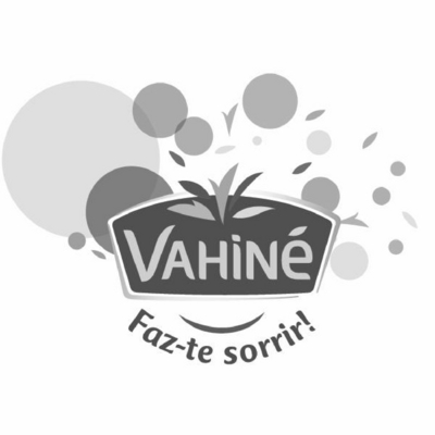 VAHINÉ FAZ-TE SORRIR!