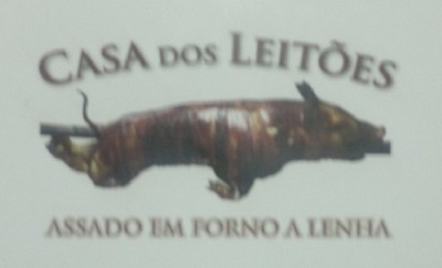CASA DOS LEITÕES - ASSADO EM FORNO DE LENHA