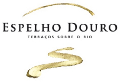 ESPELHO DOURO. TERRAÇOS SOBRE O RIO.